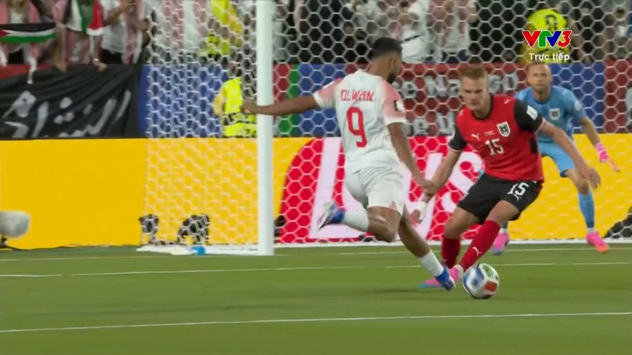 Ali Olwan gỡ hòa 1-1 cho Jordan