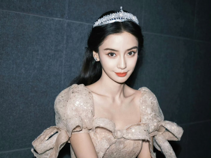 Angelababy (Dương Dĩnh): Thông tin về nữ thần đình đám bậc nhất Cbiz