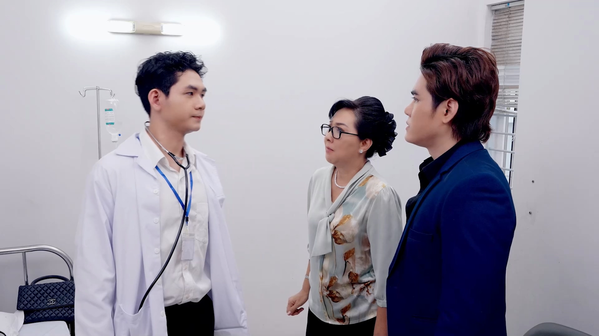 TẬP 30: “MẶT NẠ RƠI”