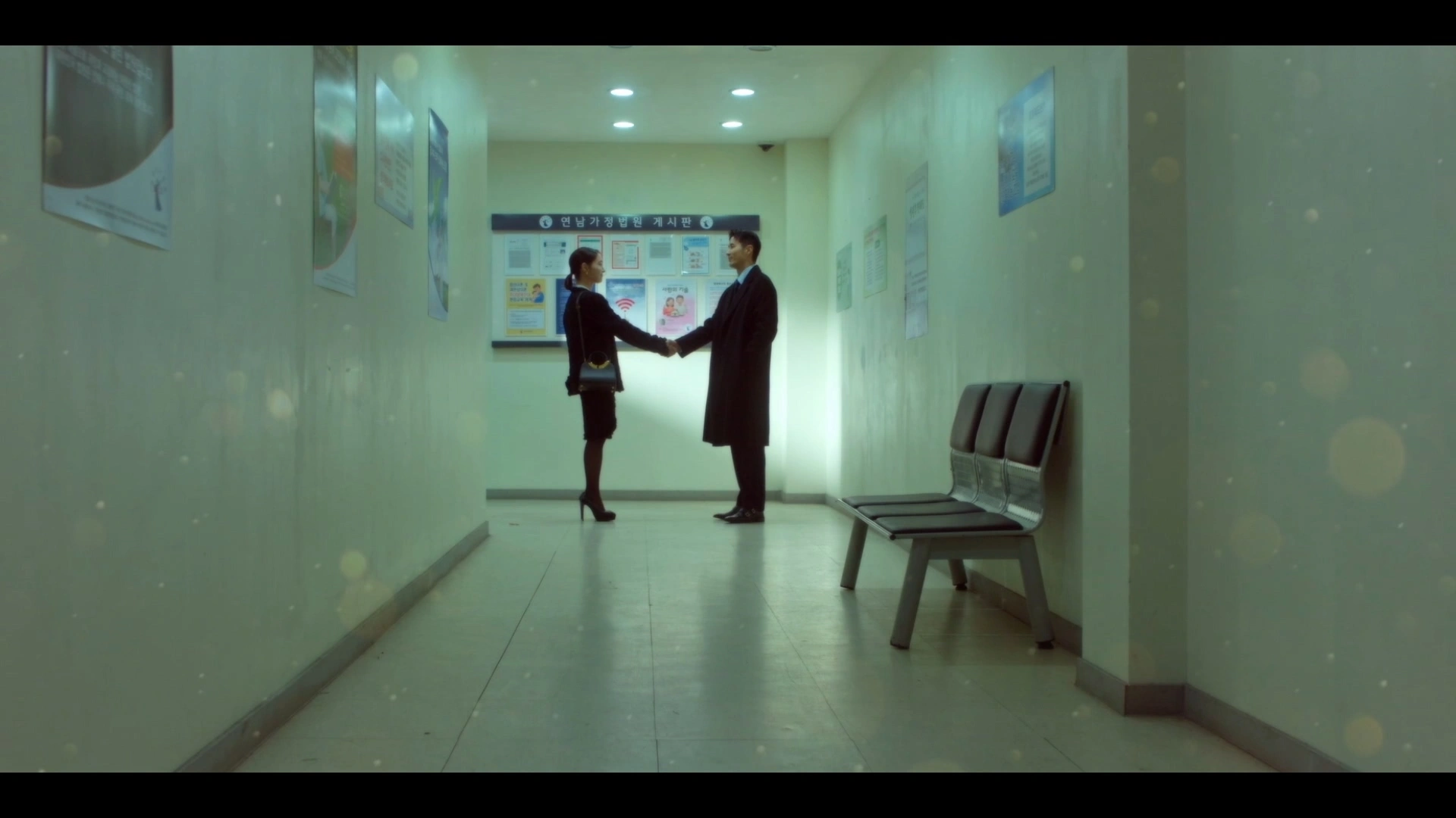 Review Ok! Ly Hôn Đi! (Ok! Let's Get Divorced) tập cuối: Won Ho và Mi Young chính thức ly hôn, một năm sau bất ngờ tái ngộ