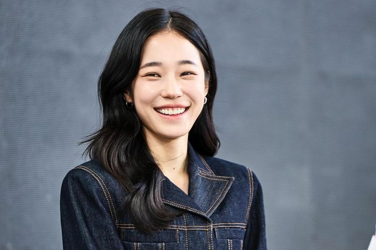 Roh Yoon Seo: “Tình đầu quốc dân” thế hệ mới với tài năng và học vấn khủng